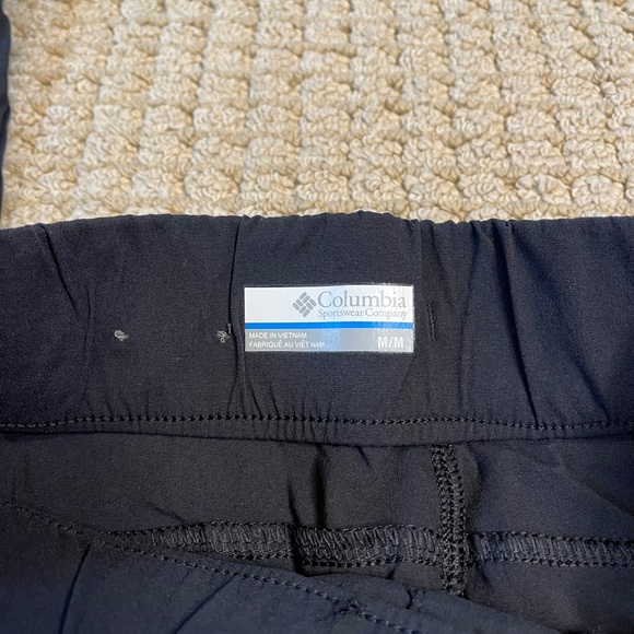 Columbia Hiking Pants - Picture 3 of 3